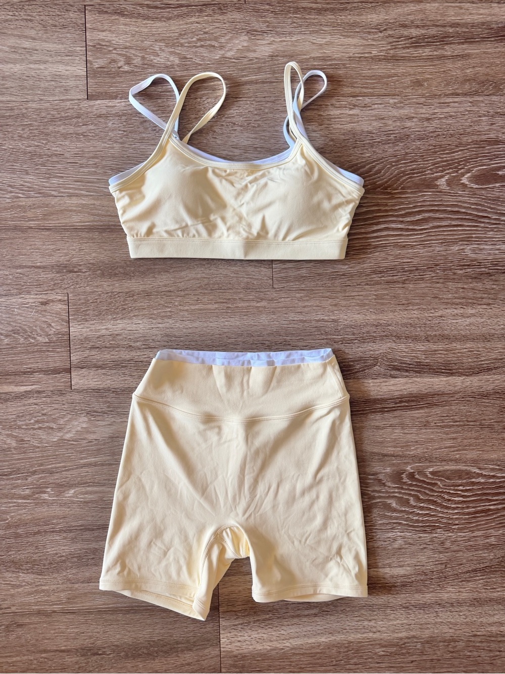 Butter Yellow Workout Set - Picture 2 of 2